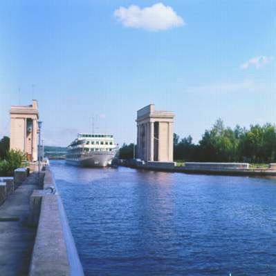 Канал имени Москвы.